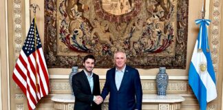 Acuerdo para que Estados Unidos colabore con Chubut en apagar los incendios en la Cordillera de Los Andes