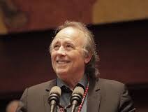 Serrat: “A usted que corre tras el éxito”